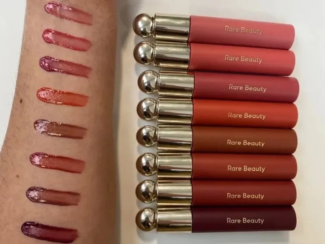 Rare Beauty Pomadka do ust, pł – Rare Beauty Makeup Highlighter recenzja i cena