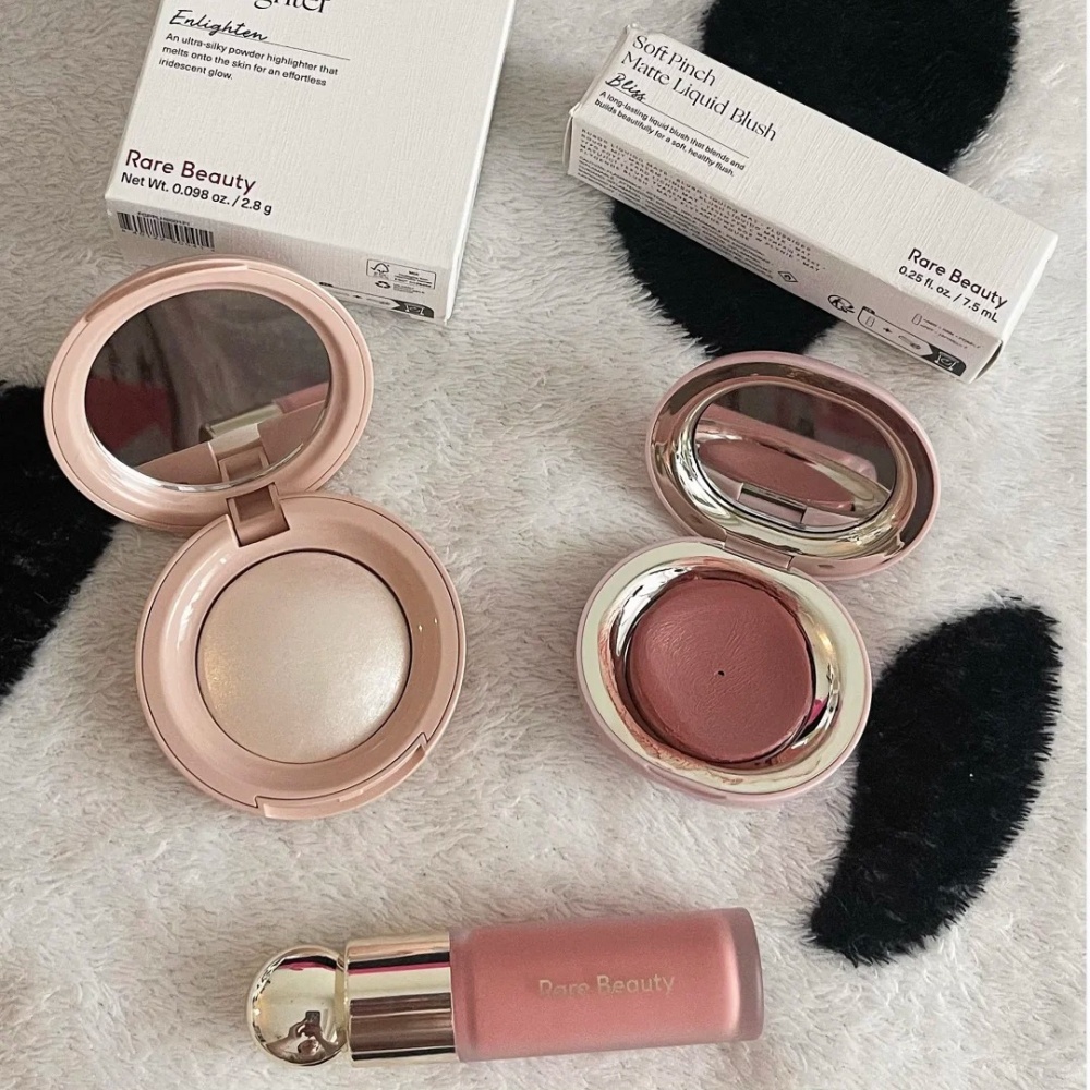 Rare Beauty Rozświetlacz do tw – Rare Beauty Makeup Highlighter recenzja i cena